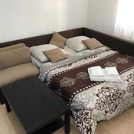 GIL apartments, квартира студия в самом центре пл Петефи Ужгород Экстерьер фото