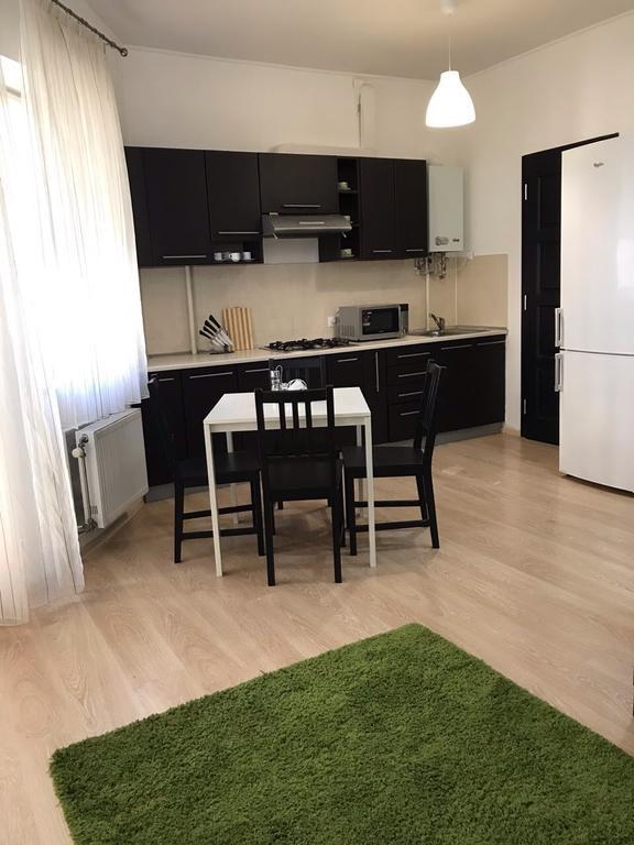 GIL apartments, квартира студия в самом центре пл Петефи Ужгород Экстерьер фото