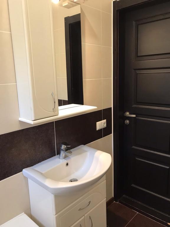 GIL apartments, квартира студия в самом центре пл Петефи Ужгород Экстерьер фото