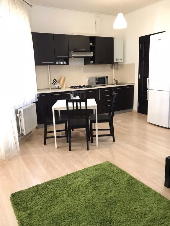 GIL apartments, квартира студия в самом центре пл Петефи Ужгород Экстерьер фото
